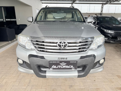 Toyota hilux sw4 4x2sr 2015